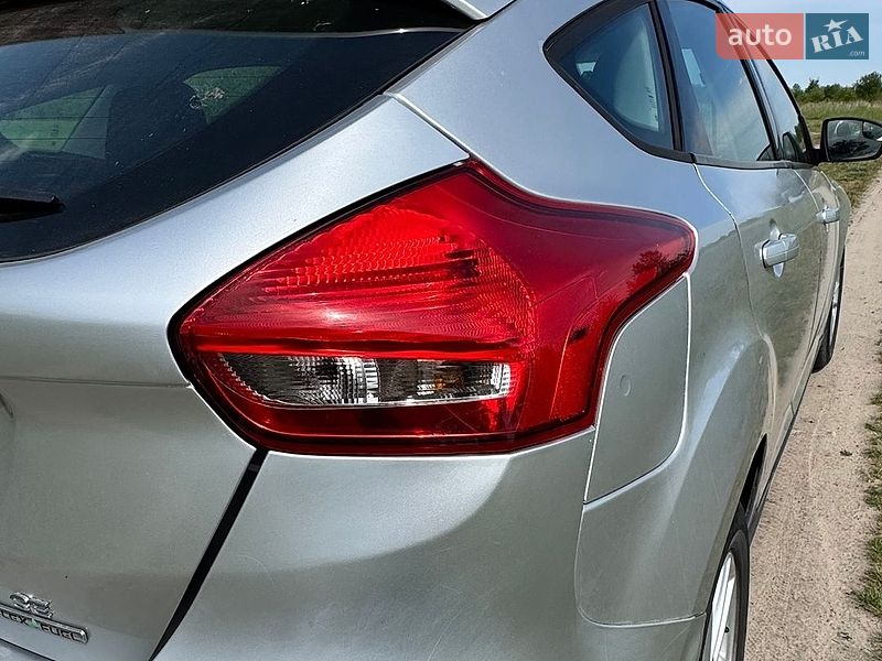 Хэтчбек Ford Focus 2015 в Жовкве