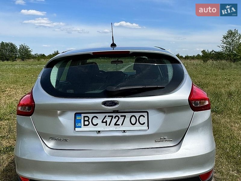Хэтчбек Ford Focus 2015 в Жовкве