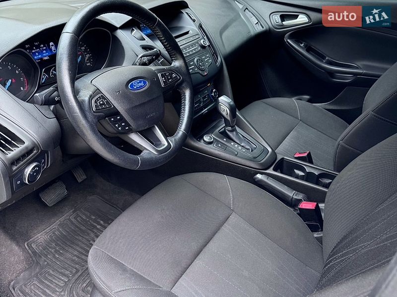 Хэтчбек Ford Focus 2015 в Днепре