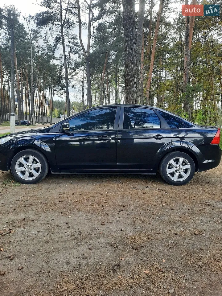 2010 Ford Focus - мініатюра 4