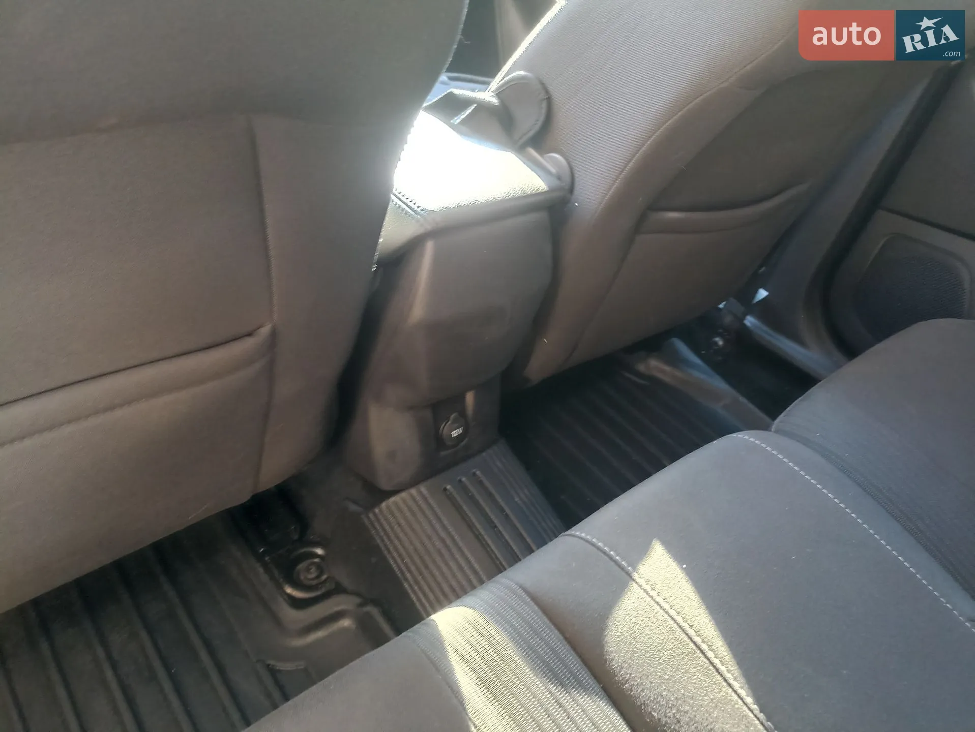 Ford Focus 2011 VIN WF0LXXGCBLBT68575 фото оголошення 24 з 34