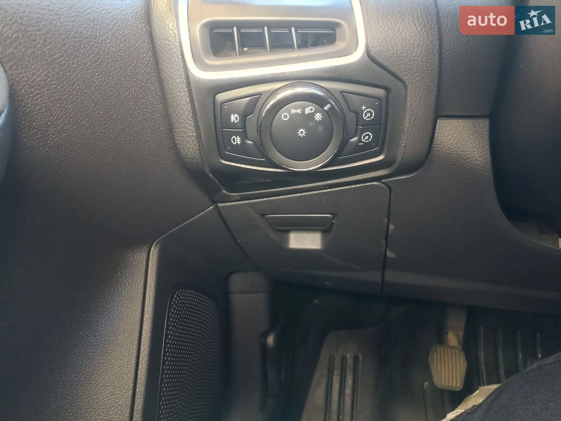 Ford Focus 2011 VIN WF0LXXGCBLBT68575 фото оголошення 14 з 34