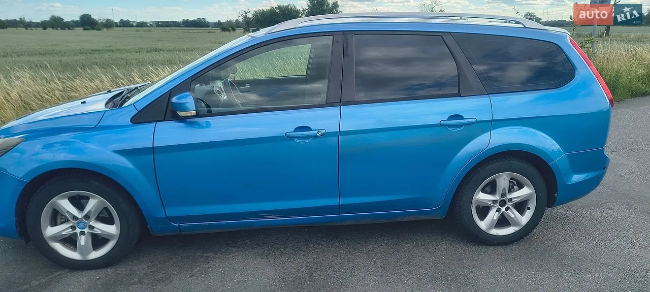 2010 Ford Focus - мініатюра 4