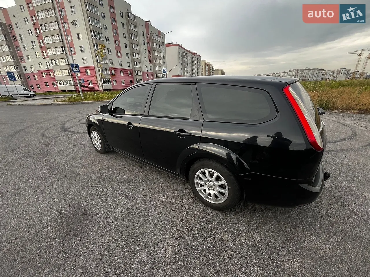 2010 Ford Focus - мініатюра 2