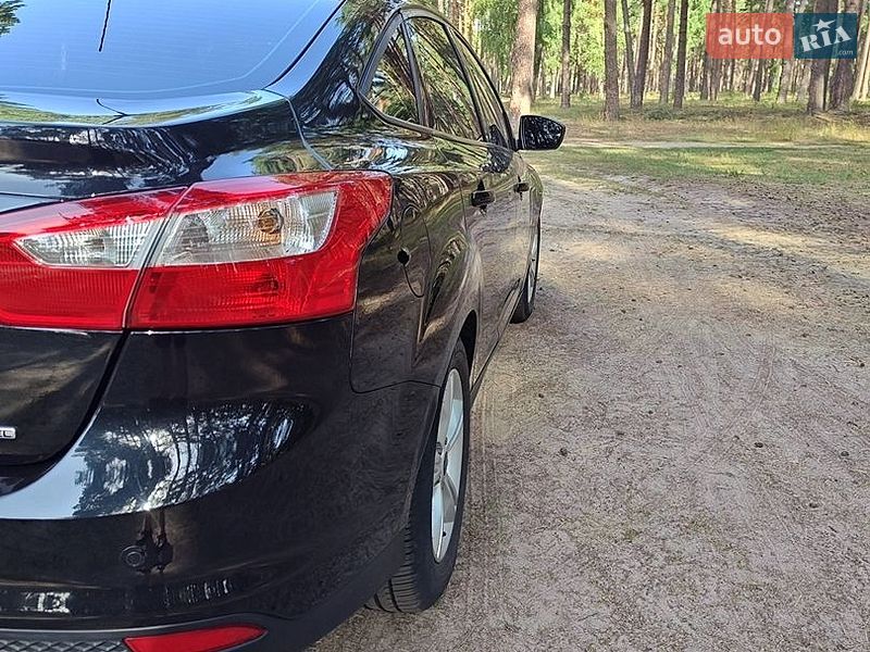 Седан Ford Focus 2014 в Лебедине