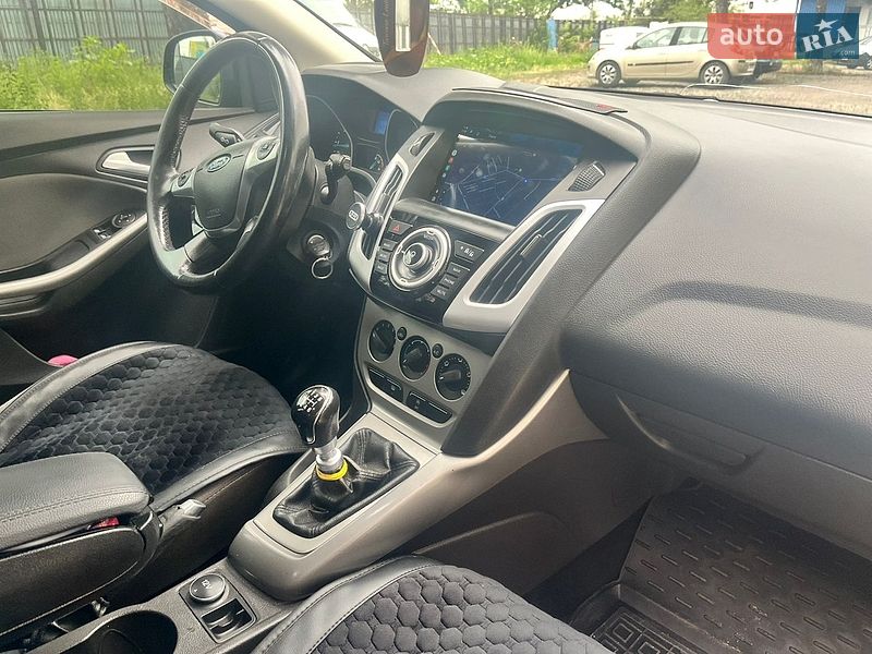 Универсал Ford Focus 2014 в Николаеве фото Универсал Ford Focus 2014 в Николаеве