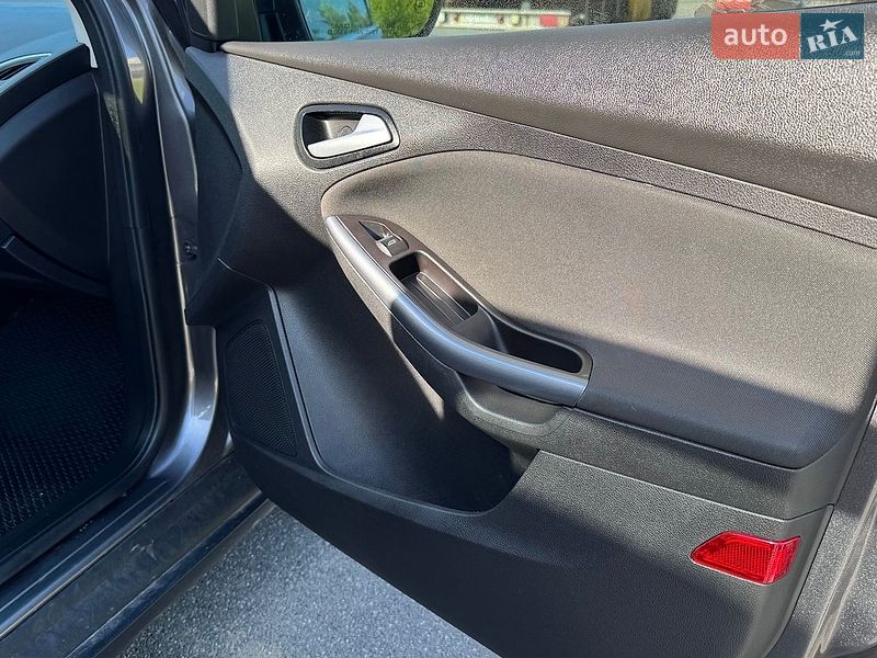 Хэтчбек Ford Focus 2014 в Киеве