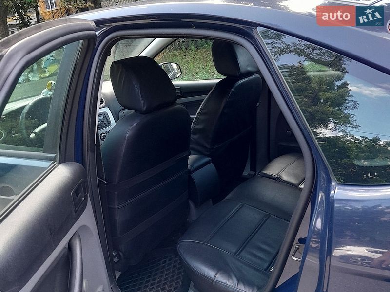 Хетчбек Ford Focus 2011 в Києві фото 12 Хетчбек Ford Focus 2011 в Києві