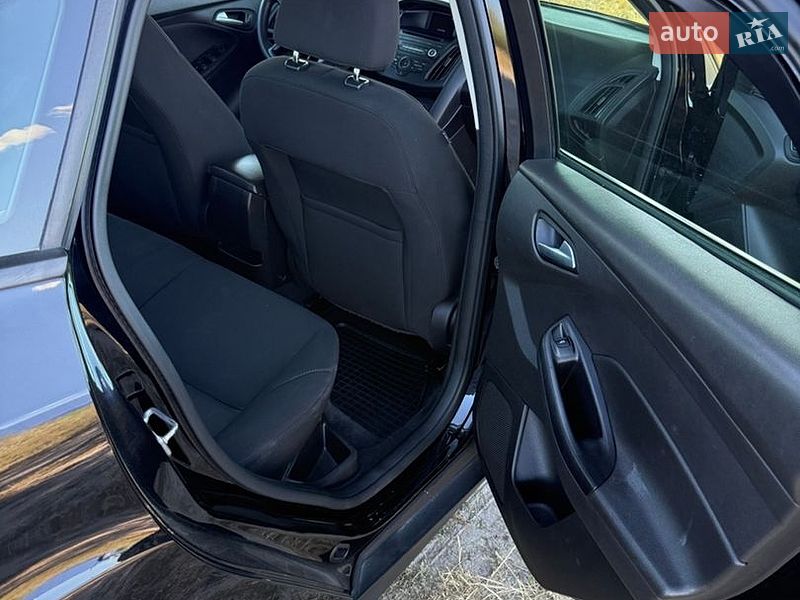 Седан Ford Focus 2015 в Славуті