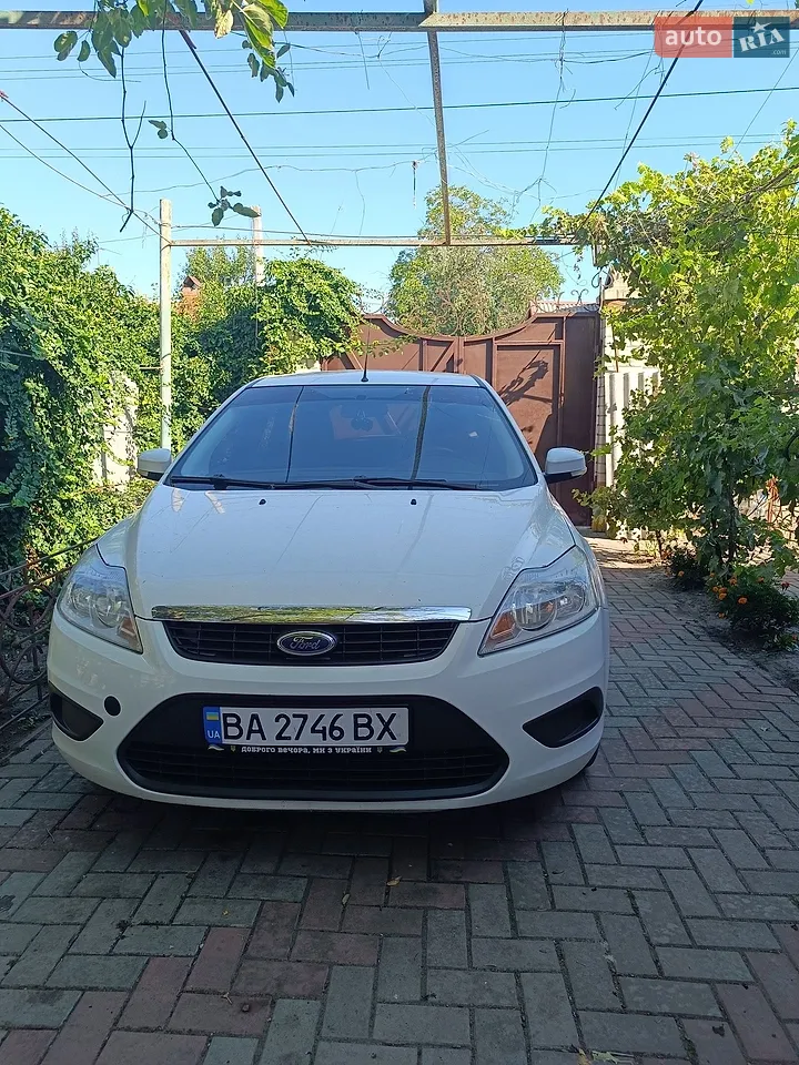 2010 Ford Focus - мініатюра 2