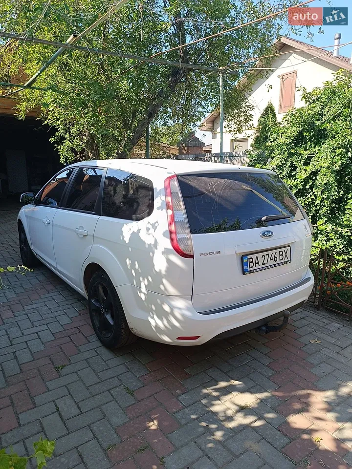 2010 Ford Focus - мініатюра 3