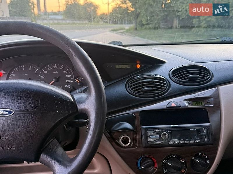 Седан Ford Focus 2000 в Днепре