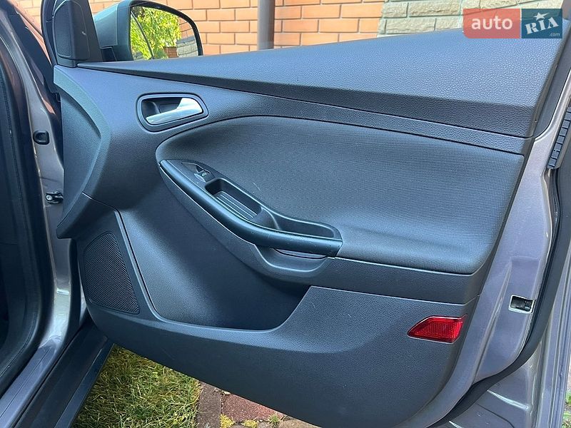 Хэтчбек Ford Focus 2013 в Киеве фото 13 Хэтчбек Ford Focus 2013 в Киеве