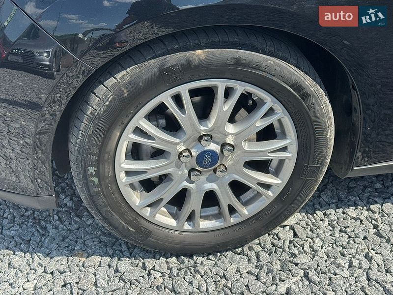 Хэтчбек Ford Focus 2011 в Стрые