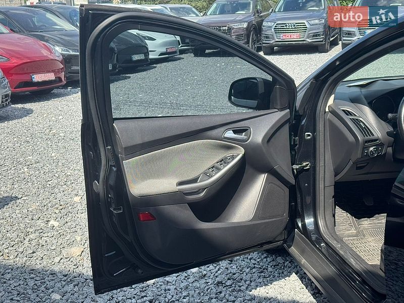 Хэтчбек Ford Focus 2011 в Стрые