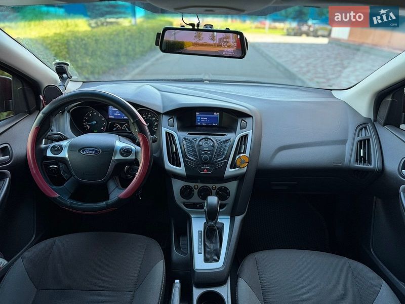 Хетчбек Ford Focus 2014 в Дніпрі