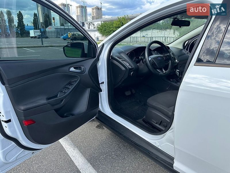 Хэтчбек Ford Focus 2016 в Киеве