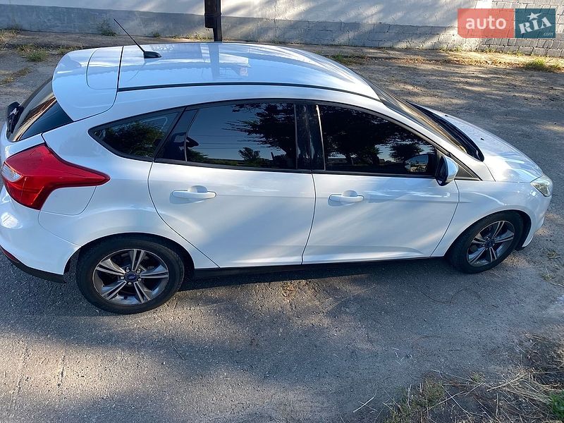Хэтчбек Ford Focus 2014 в Днепре