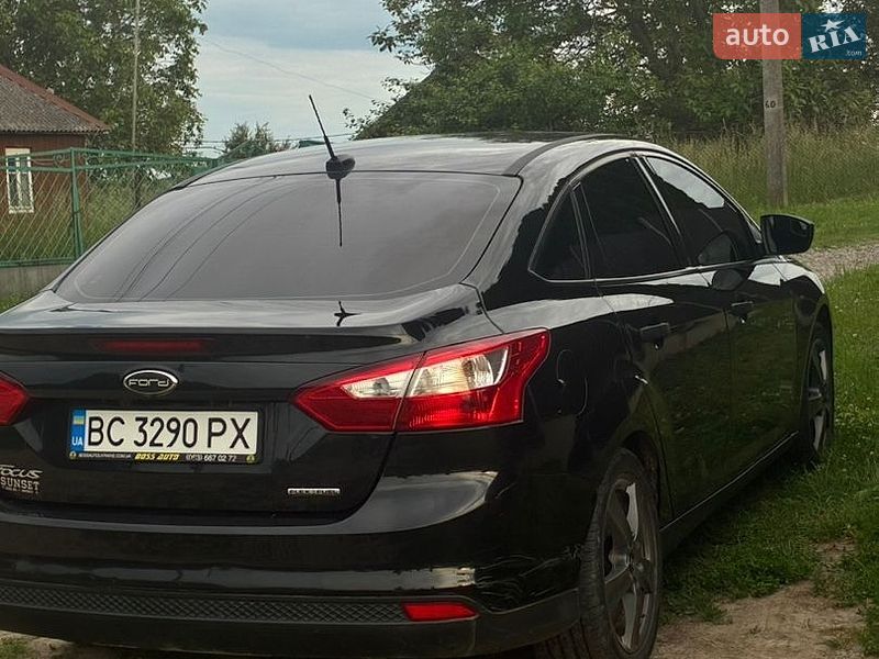 Седан Ford Focus 2013 в Буске