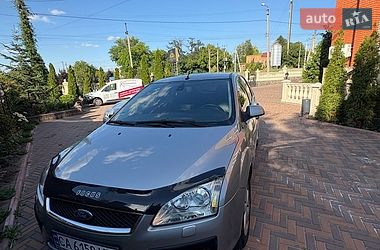 Хэтчбек Ford Focus 2005 в Киеве