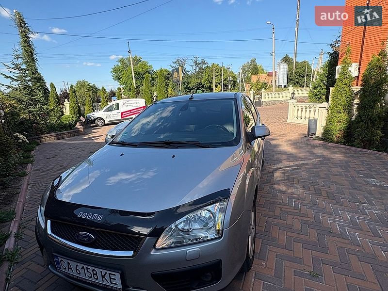 Хэтчбек Ford Focus 2005 в Киеве