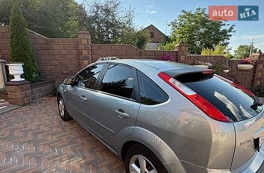 Хэтчбек Ford Focus 2005 в Киеве
