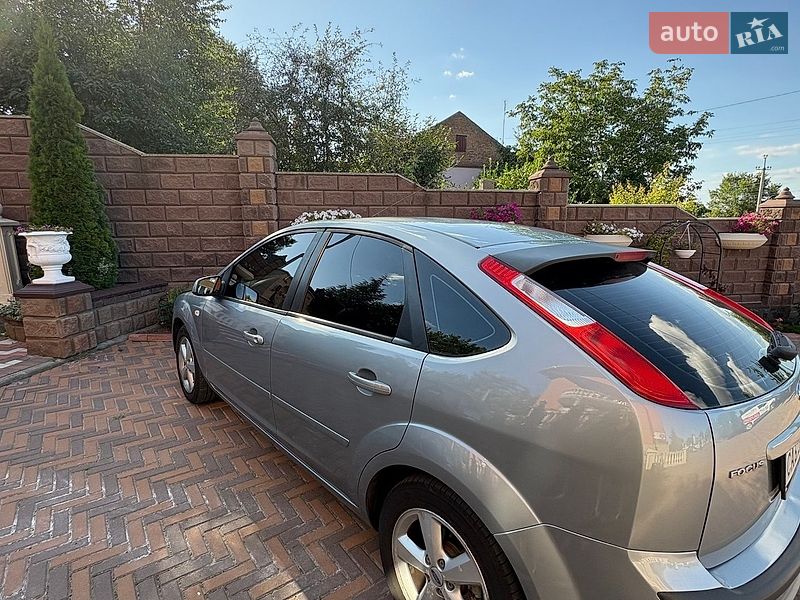 Хэтчбек Ford Focus 2005 в Киеве