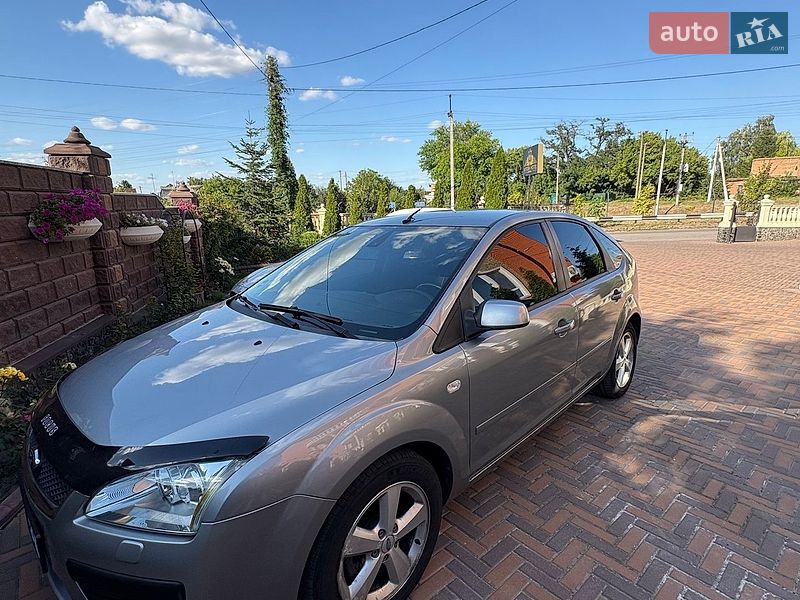 Хэтчбек Ford Focus 2005 в Киеве