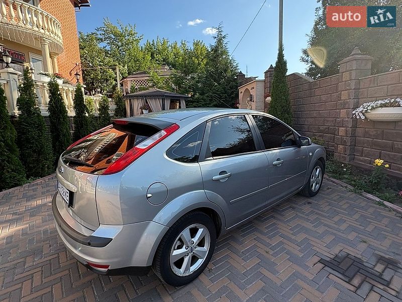 Хэтчбек Ford Focus 2005 в Киеве