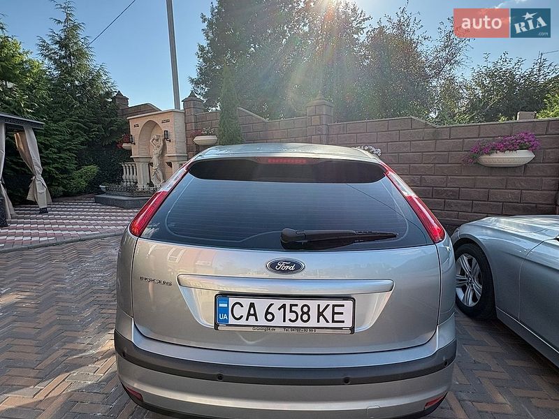 Хэтчбек Ford Focus 2005 в Киеве