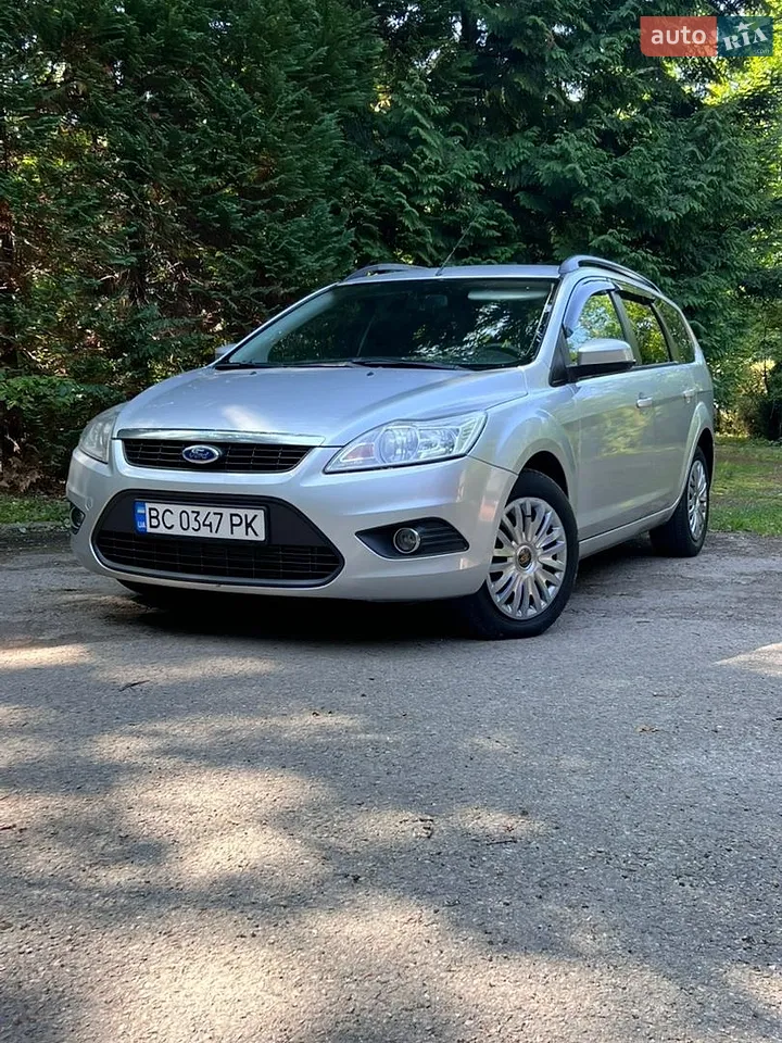 2010 Ford Focus - мініатюра 2