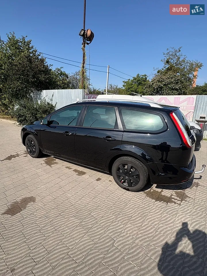 2010 Ford Focus - мініатюра 4
