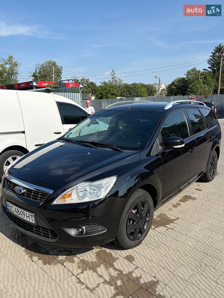 2010 Ford Focus - мініатюра 2