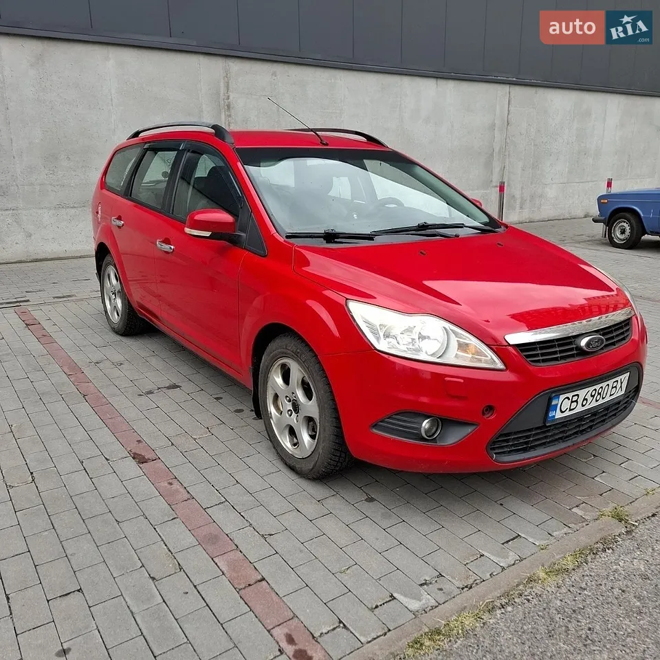2010 Ford Focus - мініатюра 2