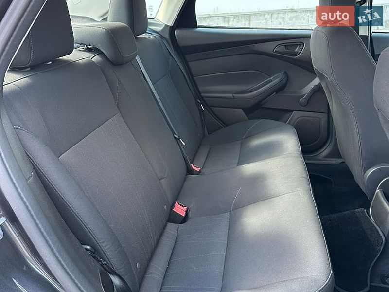 Седан Ford Focus 2016 в Киеве