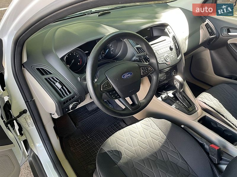 Хэтчбек Ford Focus 2015 в Полтаве