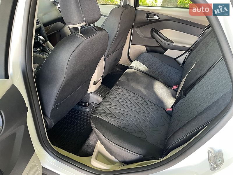 Хэтчбек Ford Focus 2015 в Полтаве