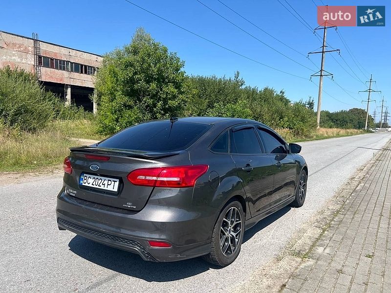 Седан Ford Focus 2015 в Стрые