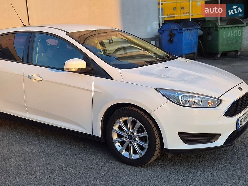 Хэтчбек Ford Focus 2015 в Днепре фото 2 Хэтчбек Ford Focus 2015 в Днепре