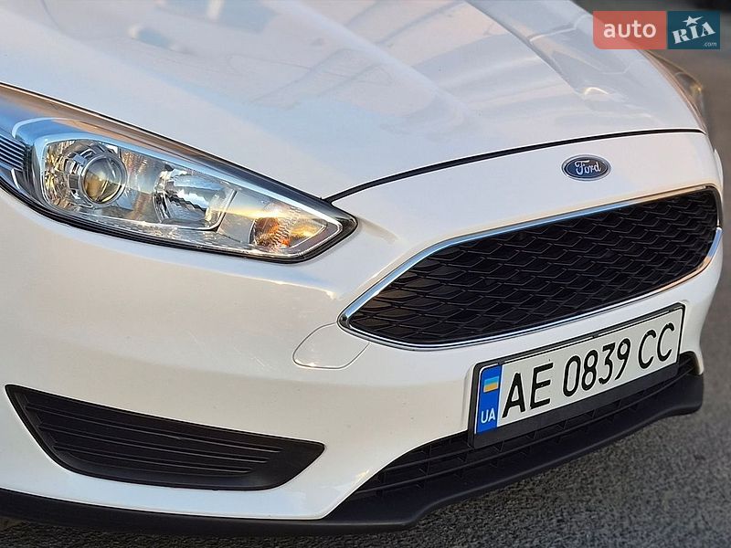 Хэтчбек Ford Focus 2015 в Днепре фото 4 Хэтчбек Ford Focus 2015 в Днепре
