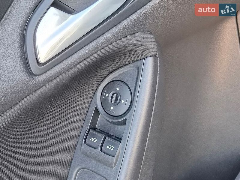 Хэтчбек Ford Focus 2015 в Днепре фото 24 Хэтчбек Ford Focus 2015 в Днепре