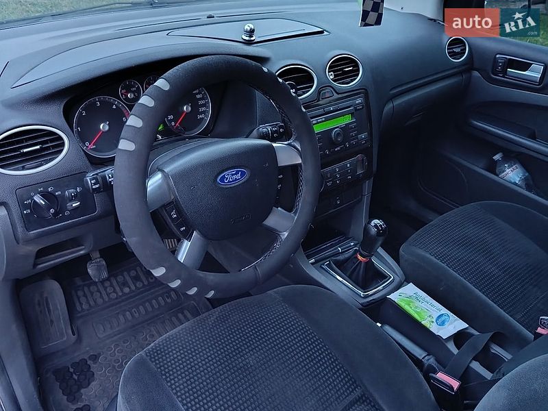Универсал Ford Focus 2005 в Сарнах