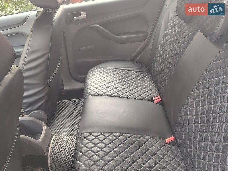 Хэтчбек Ford Focus 2006 в Киеве фото 9 Хэтчбек Ford Focus 2006 в Киеве