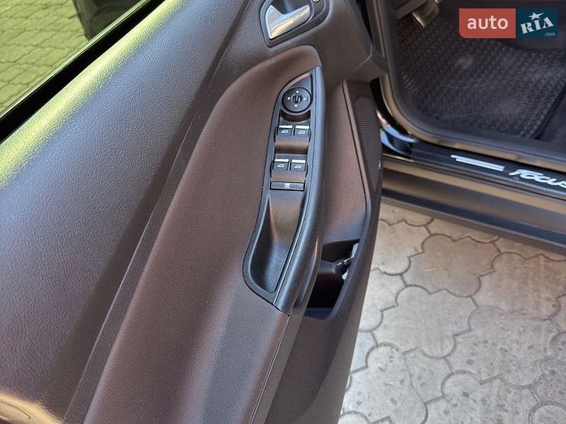 Хетчбек Ford Focus 2016 в Дніпрі фото 27 Хетчбек Ford Focus 2016 в Дніпрі