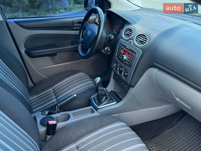 Хэтчбек Ford Focus 2011 в Киеве