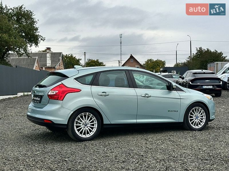 Хэтчбек Ford Focus 2012 в Луцке