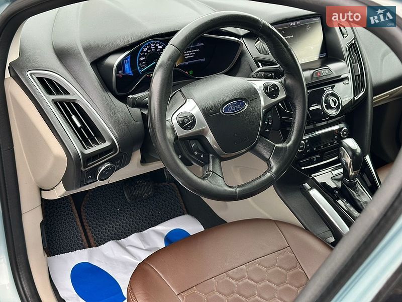 Хэтчбек Ford Focus 2012 в Луцке