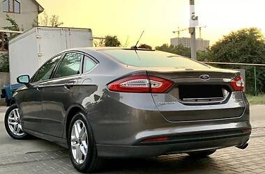 Ford Fusion SE 2015