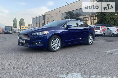 Ford Fusion SE 2015