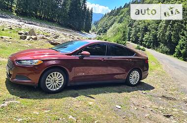 Ford Fusion Hybrid 2.0 2016